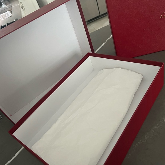 Authentic Cartier large box - Picture 2 of 4